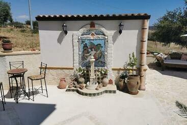 تختخواب و صبحانه Casa California