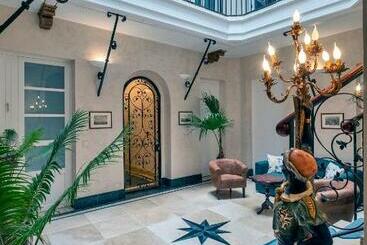 Gadir Suites