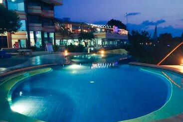 Bukit Kenari Hotel & Restaurant
