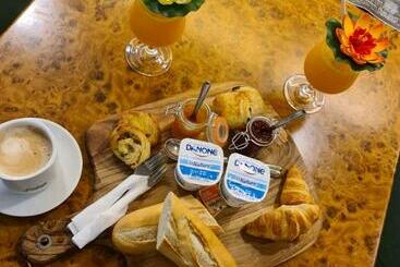 تختخواب و صبحانه Le Lys Dort Sarlat