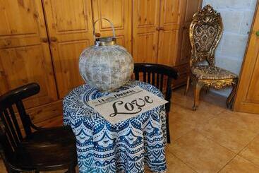 تختخواب و صبحانه The Lyndee House