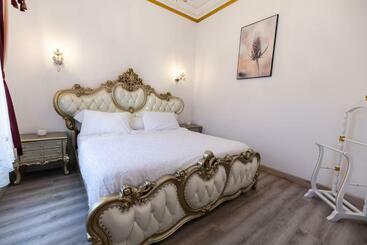 Пансион Appartement Maison De L église Du Couvent
