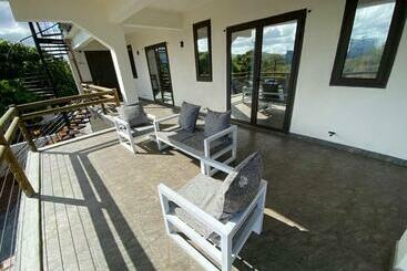 The Light Villa
