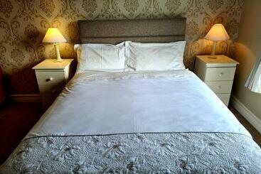 Archmor House B&b