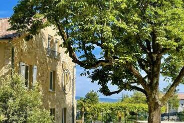 پانسیون Domaine De La Pinède