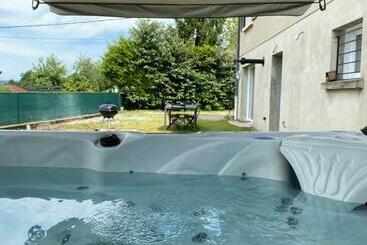 L Entre 2 Lyon Grenoble   Villa Avec Jacuzzi