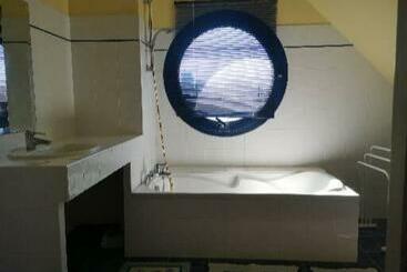 تختخواب و صبحانه Chambre Dans Maison Fleurie Et Calme
