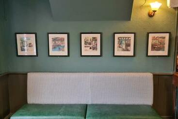 تختخواب و صبحانه The Foresters Arms