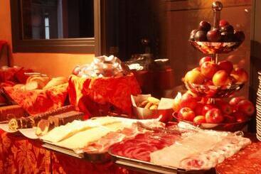 تختخواب و صبحانه In Riva Al Lago