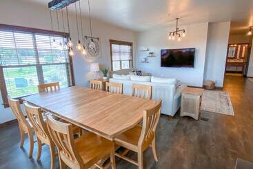 Remodeled Ski In Out   305 Soaring Eagle   Luxury!
