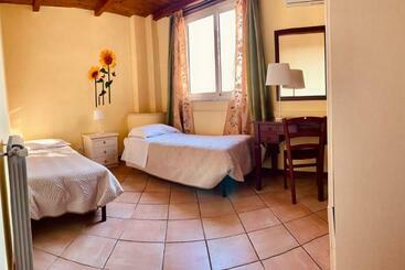 تختخواب و صبحانه Il Casale Di Gardenia