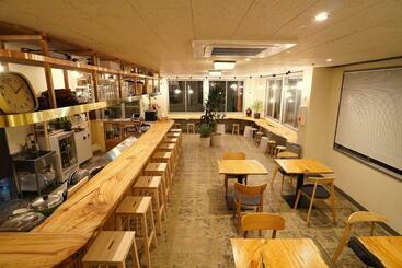 هتل La Union Twin Room With Share Bath Room   Vacation Stay 31448v