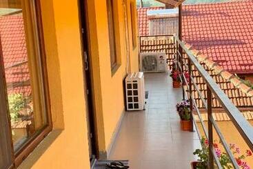 پانسیون Home For You