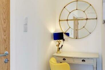 هاستل Master Accommodation Suite 2 Sea View With Balcony