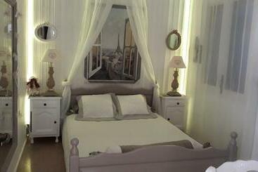 تختخواب و صبحانه Chambres D Hôtes Chez Catherine A Reus Chambre De Paris Avec Salle De Bains Privée