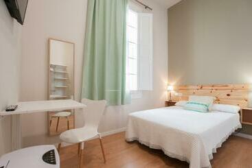 هتل Urban Suites