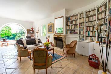 تختخواب و صبحانه Le Domaine Des Mûriers   Charme, Chic, Calme En Provence Côte D Azur