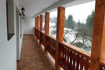 پانسیون Casa De Vacanță Perla Colibitei