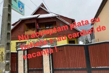 پانسیون Camere De închiriat Floarea Reginei