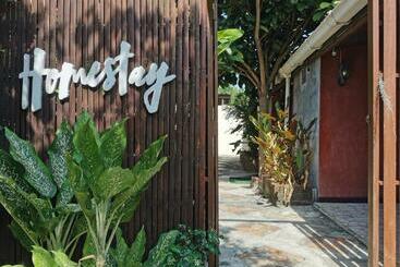 هتل Lek Homestay