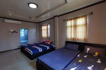 هتل Lek Homestay