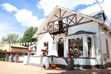 پانسیون The Oak Potch Guesthouse
