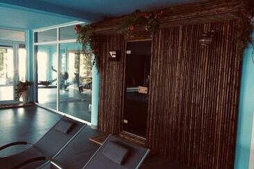 تختخواب و صبحانه Les Relais D Isira