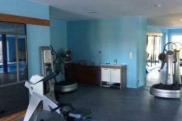 تختخواب و صبحانه Les Relais D Isira