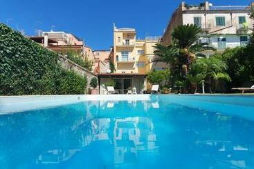 تختخواب و صبحانه Casa Castagna