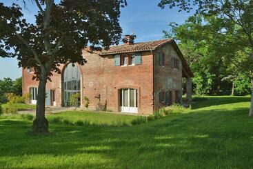 住宿加早餐  La Bastide Rouge
