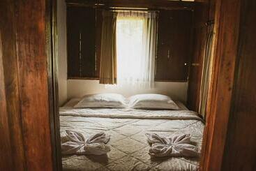 هتل Taman Dolan Home & Resort