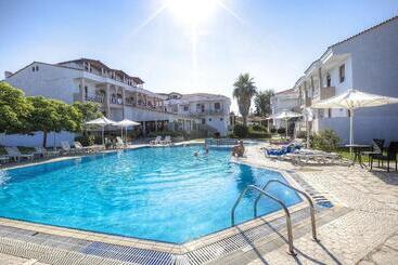 Acrotel Lily Ann Village