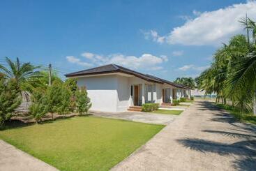 هتل Akard Private Villas Sattahip