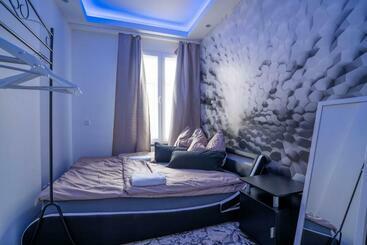 پانسیون Little Suite