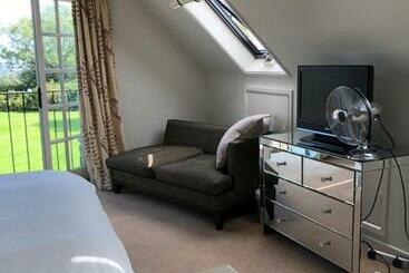 تختخواب و صبحانه The Old School, Idbury, Ox7 6ru