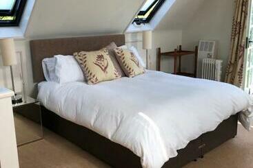 تختخواب و صبحانه The Old School, Idbury, Ox7 6ru