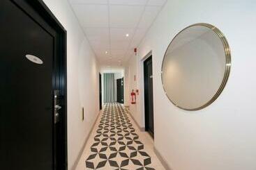 هتل Staykvick Boutique Hostel