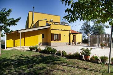 تختخواب و صبحانه La Casa Del Sole
