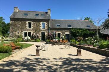 민박 Demeure Du Porzou, Chambres D Hôtes De Charme Dans Demeure D Exception, Parc Paysager, Spa, Massages