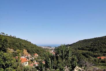 تختخواب و صبحانه Il Rosale A Celle Ligure