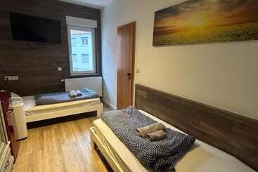 هتل آپارتمان Waldhorn