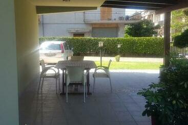 تختخواب و صبحانه Green House