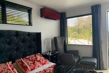 تختخواب و صبحانه Kaiteriteri Retreat