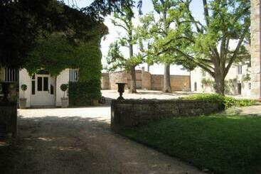 پانسیون Château De Beauchamp  La Chapelle De Guinchay