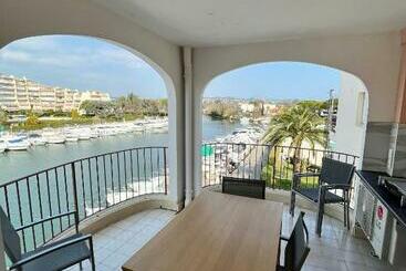 هتل Studio Moderne  Port De Mandelieu  Proche Mer