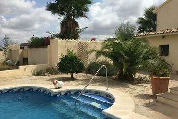 Cortijo Esquina B&b Guesthouse