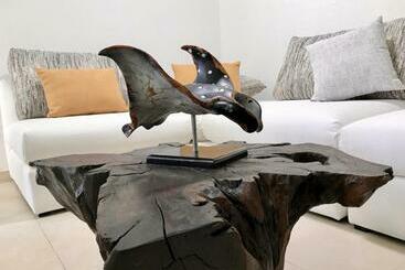 Marina Suites By Andiani Travel