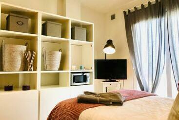 پانسیون Sweet & Cosy Room Next To The Beach
