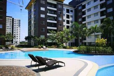 شقة فندقية Avida Atria T2  B, Near S&r And Sm City By Denice