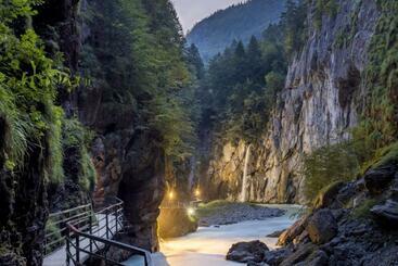 تختخواب و صبحانه Triftblick